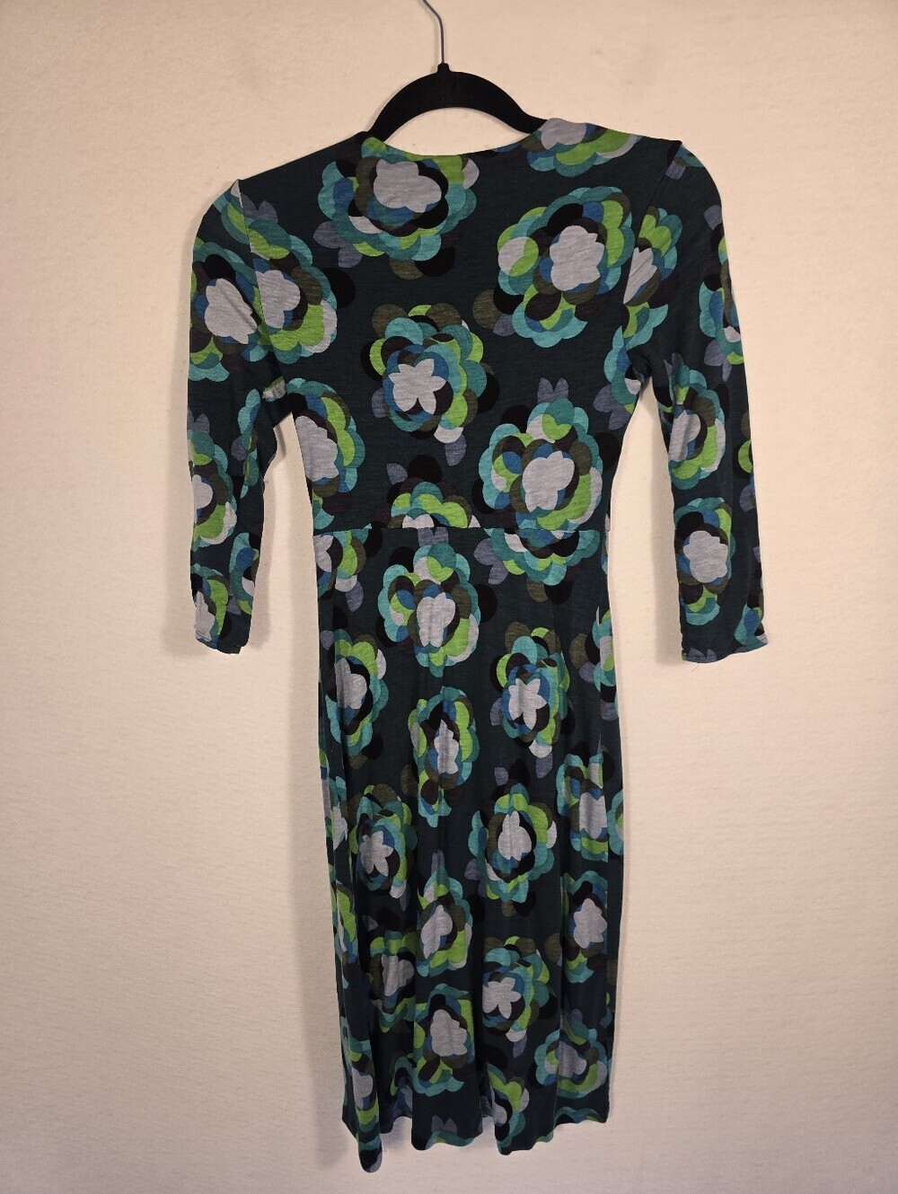 Boden Faux Wrap Green Black Floral Stretchy V Neck 3/4 Sleeve Dress. Ladies 4 - Picture 9 of 9